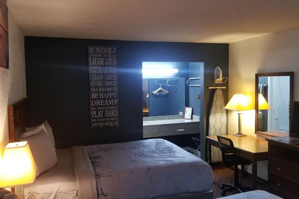 Hotel 2 Queen Beds Hotel Room 226 Booking Stillwater Zewnętrze zdjęcie
